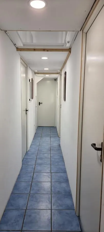 ALBERGUE CRISTINA habitaciones con baño privado y mini cocina Corralejo 0*,